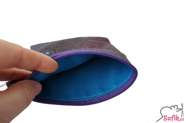 Kapsička na zip 15x15 cm mandaly na černé