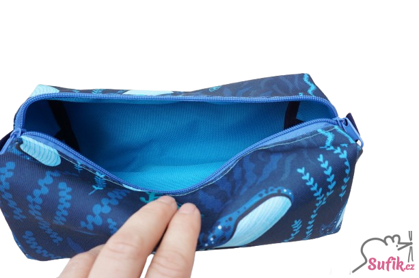 Kosmetická taštička hranatá velryby modrý zip