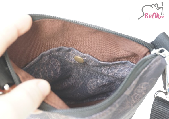 Kabelka crossbody A6 šišky